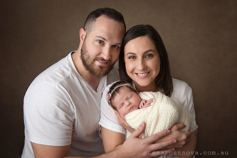 Newborn Photoshoot with family potraits in Sydney