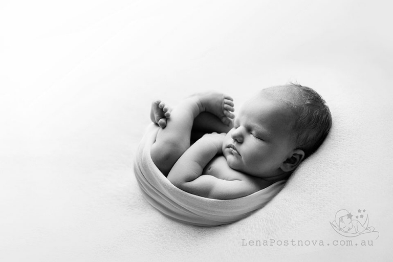 Newborn Photographer North Shore Sydney - newborn baby black and white timeless classic image