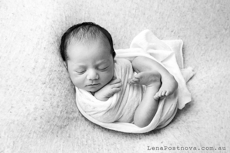 simple style new born baby portrait 