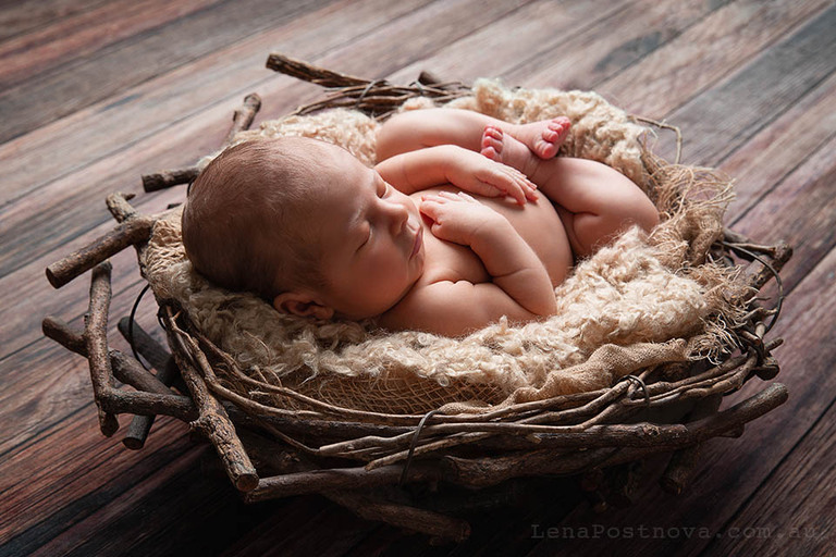 Mobile newborn photography with props 