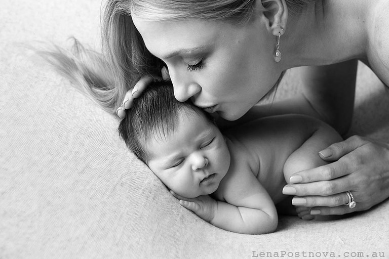 Newborn photography in your home - mother and baby