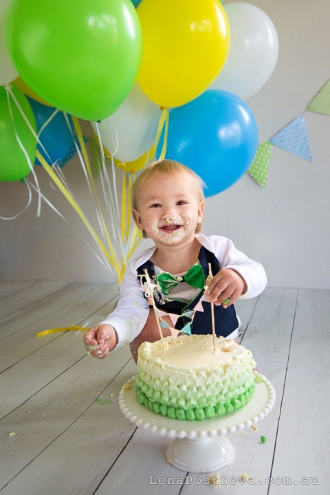 Colourful balloons - Cake Smash ideas - 1st birthday photography Sydney 
